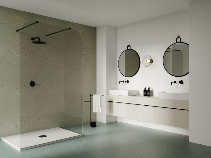 Le système de douche Nouveau affirme une personnalité forte. Comme les autres éléments de la collection, il présente des lignes claires et symétriques.