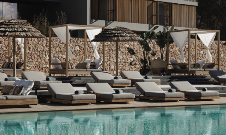 L’hôtel Oku Ibiza possède l’une des plus grandes piscines de l’archipel. (Îles Baléares, Espagne).
