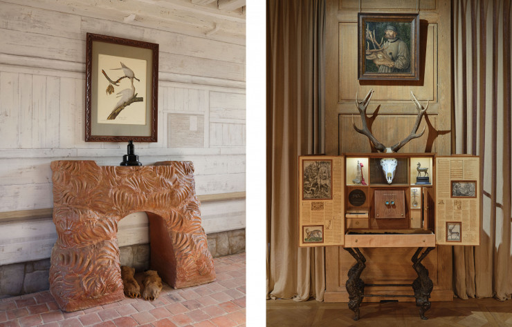 A gauche, l’installation « Un refuge dans les bois », à droite, salle du cerf et du loup.