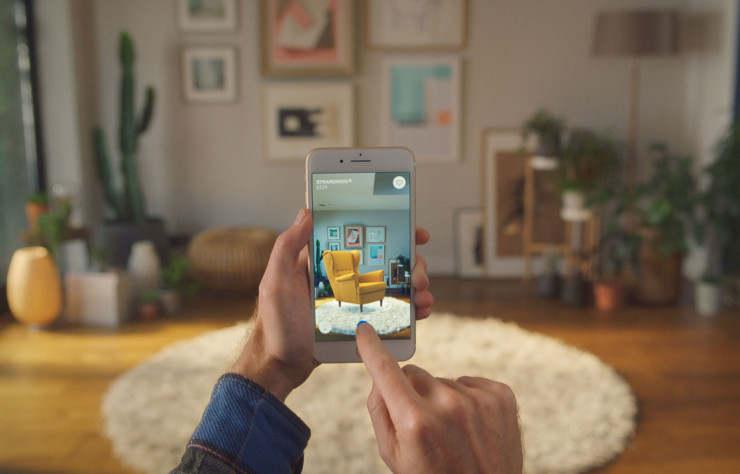 L’appli Place, d’IKEA, projette virtuellement les meubles dans votre intérieur : un service qui vient bouleverser l’expérience d’achat.