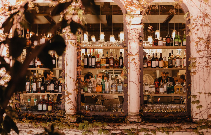 Le bar propose une fantastique carte de cocktails.