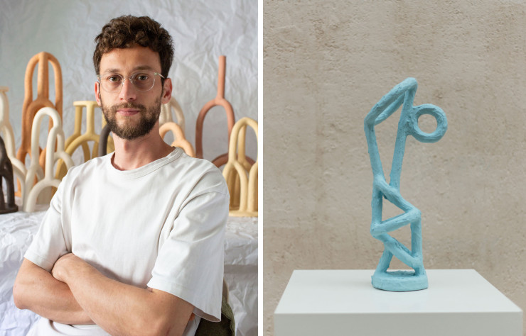 Portrait de l’artiste Mesut Öztürk aux côtés des sculptures de la série «Revak» (à gauche) / Un des vases de la série «Halka» (à droite).