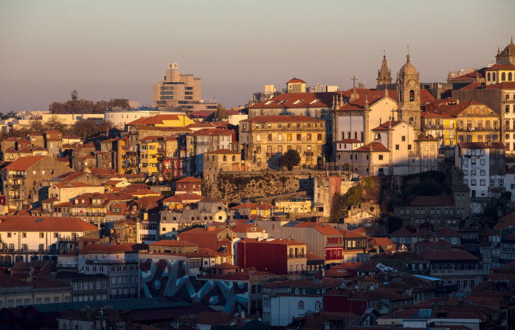 La ville millénaire de Porto a su préserver ses bâtisses historiques tout en s’ouvrant à l’art contemporain.
