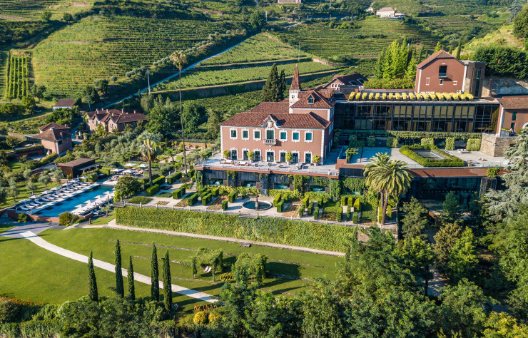 L’hôtel Six Senses Douro propose de nombreuses activités tournées vers le bien-être, le développement durable et l’œnologie au cœur d’un immense parc privé.