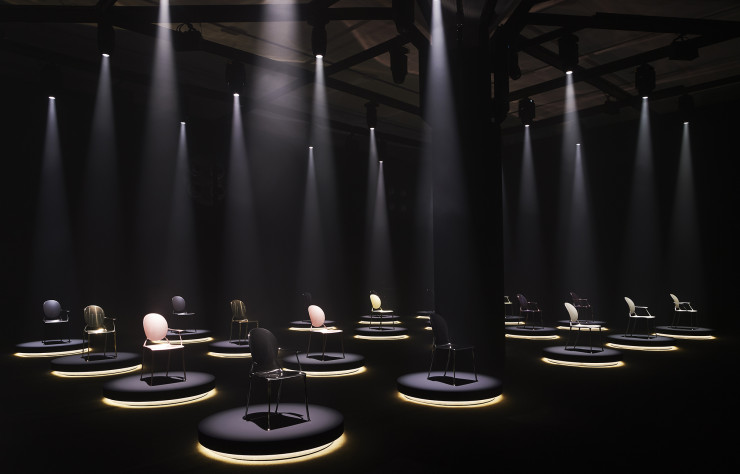 On the occasion of the Salone del Mobile 2022, Dior Maison invites Philippe Starck to reinterpret the Médaillon chair.